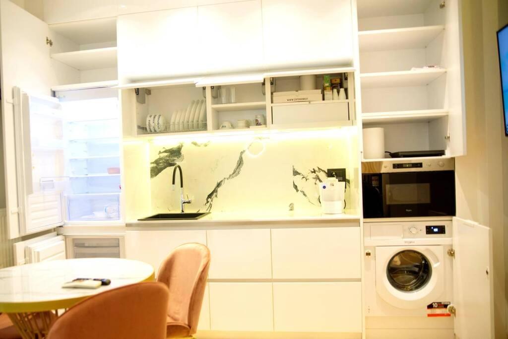אתונה Ecostay-Serenity,Business Class Apartment By The Sea In Alimos Kalamaki מראה חיצוני תמונה