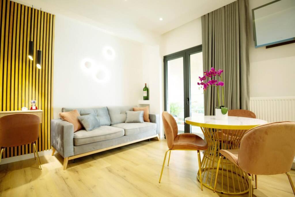 אתונה Ecostay-Serenity,Business Class Apartment By The Sea In Alimos Kalamaki מראה חיצוני תמונה